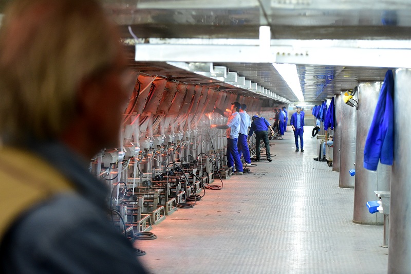 2017313գڰպȪаʿóڵľʯά޹˾ιۡ»ԶA journalist visits the factory of Jushi, a fiberglass giant from China, in the joint Suez Economic and Trade Cooperation Zone established by China's TEDA corporation in Ain Sokhna, east of capital Cairo, Egypt on March 13, 2017.